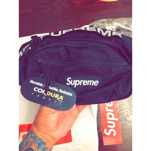 100% Authentic Supreme Waist Bag 🔥🔥